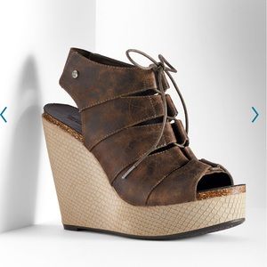 Simply Vera Wang Peep Toe Dress Wedge Platform Heels sz 7